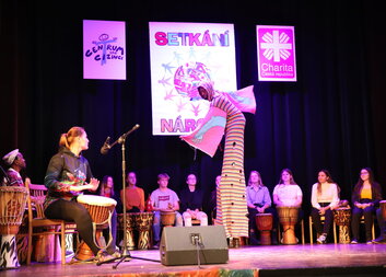 Hradecké Setkání národů vyvrcholilo společným tancem pro naši planetu